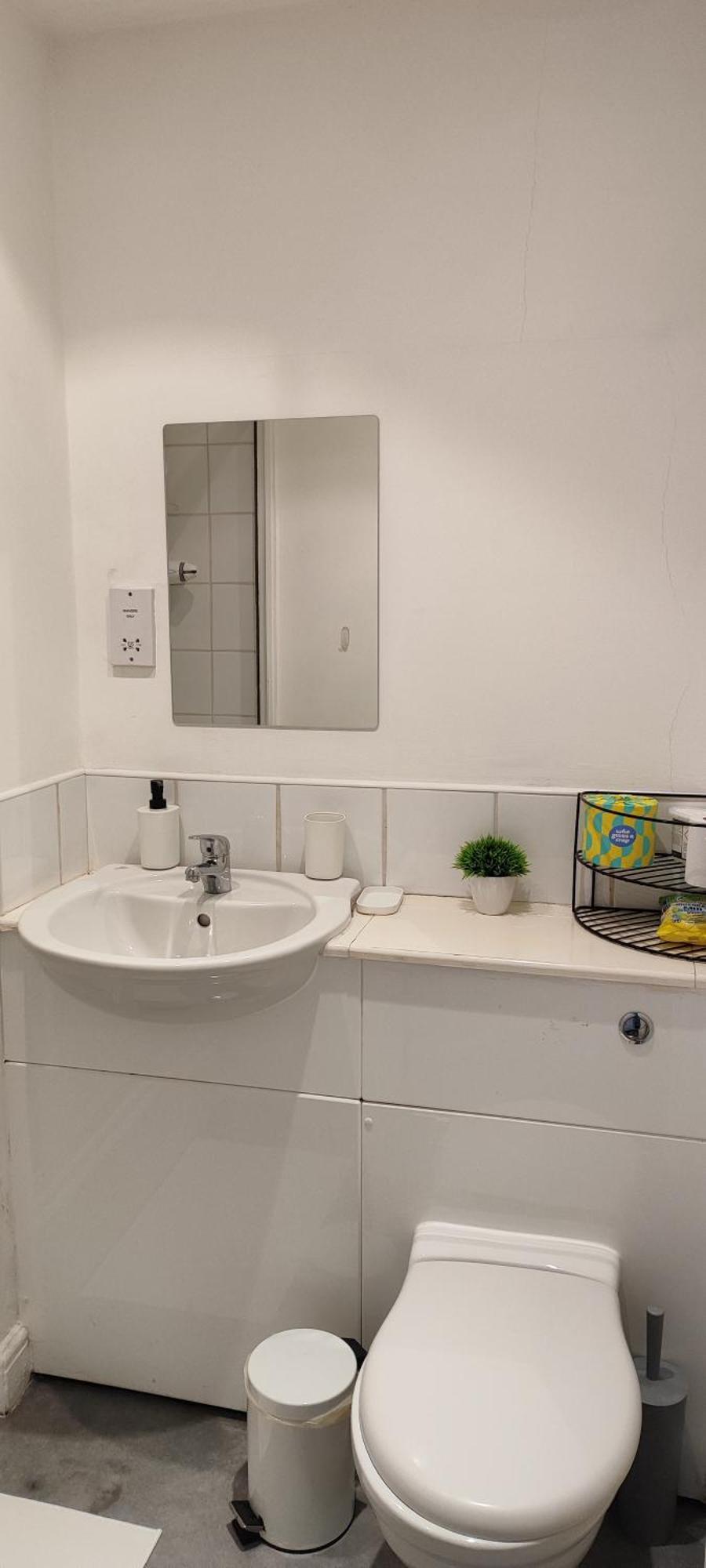 Bright, Chilled Ensuite Db Room In A Shared Flat! London Room photo
